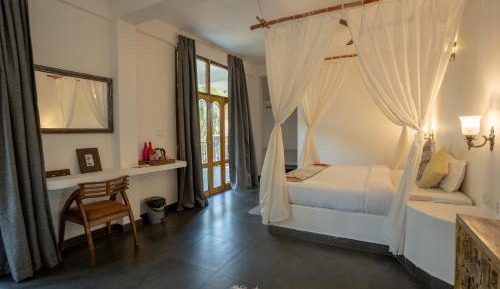 Deluxe Queen Room