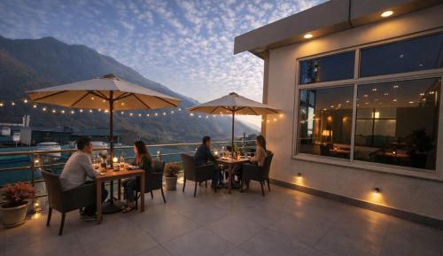 King Room with Mountain View