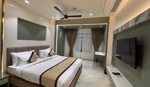 Standard King Room