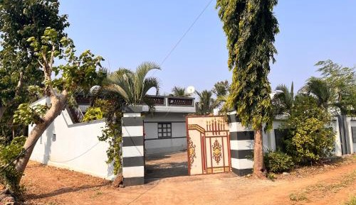 Villa with Garden View