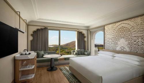 Luxury King Suite with Sofa Bed: Enjoy INR 1500 hotel credits per stay