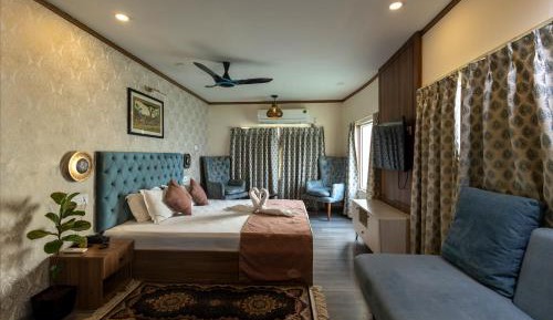 Suite with Lake View