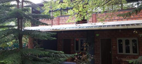 Deluxe Double Room (2 Adults + 1 Child)