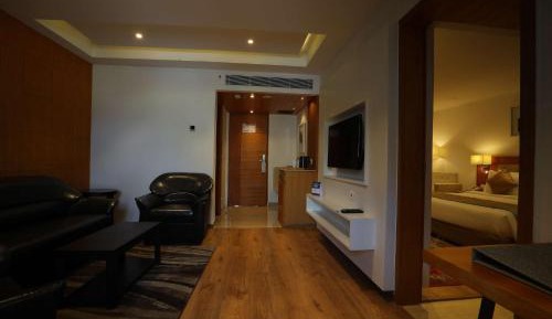 King Suite with Living Area - Non-Smoking