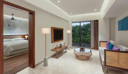 Executive Suite - Complimentary HiTea by the Beach