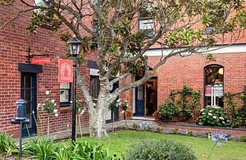 Battery Point Hotel | Montacute Boutique Bunkhouse