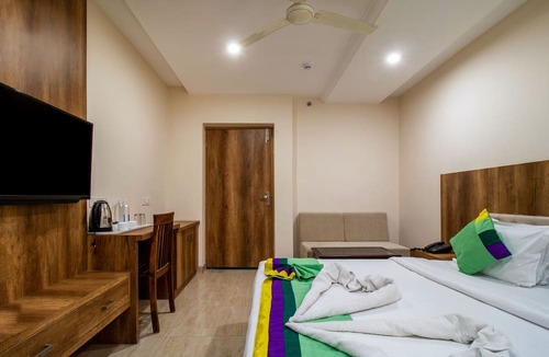 Air Force Area Hotel | Treebo Sonal Palace, Near Umaid Bhawan Palace