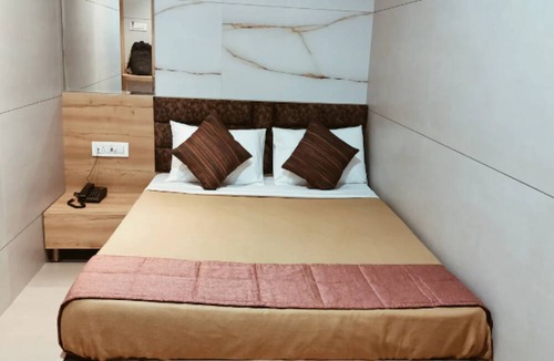 Bandra East Hotel | Hotel Prasad NX