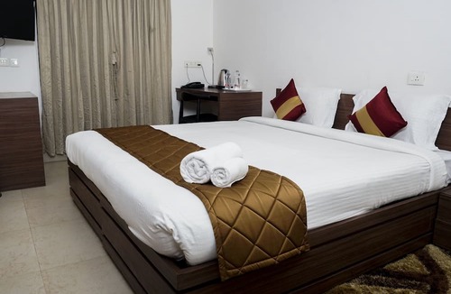 Kopar Khairane Hotel | The Altruist Koparkhairane Hotel