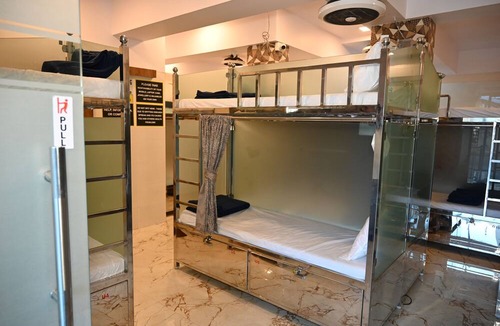 Andheri Hotel | Sagar Dormitory Andheri - Nearest to Andheri Railway Station West