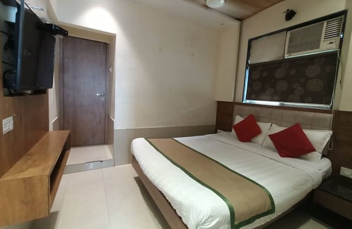 J B Nagar Hotel | Hotel Regal Inn