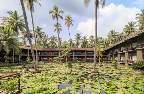 Dindi Hotel | RVR Sarovar Portico Dindi