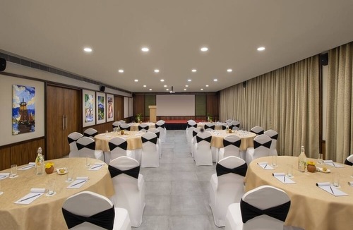 Dindi Hotel | RVR Sarovar Portico Dindi