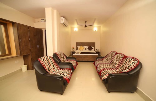 Nidadavolu Hotel | Hotel Bhavani Grand