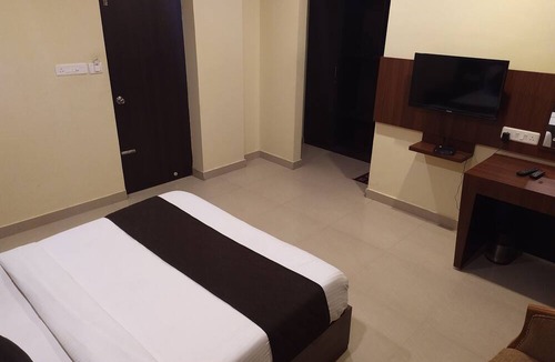 Sholinganallur Hotel | Hotel Parkway Inn