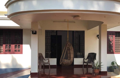 Wadakanchery Hotel | Ayuryogashram Heritage
