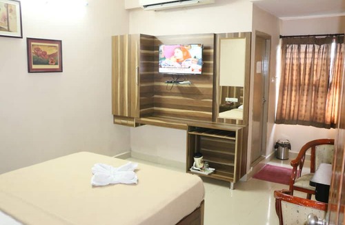 Railway New Colony Hotel | Hotel Akshaya