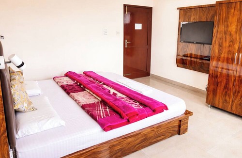 Banikhet Hotel | Hotel Shivam Dalhousie