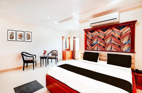 Anantapur House | Deluxe Naveed Residency