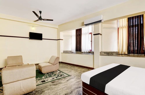 Guruvayur House | Deluxeeast Nada Near Railway Station Guruvayur