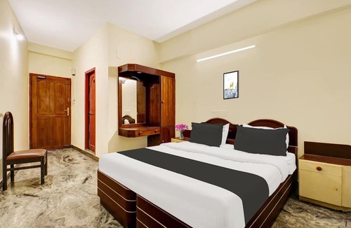 Guruvayur House | Deluxeeast Nada Near Railway Station Guruvayur