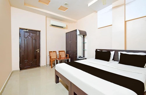 Kurnool House | Deluxe Nagamayuri Grand