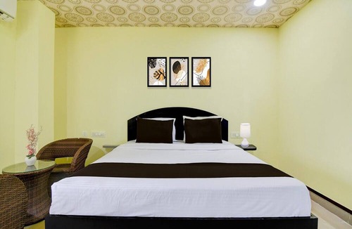 Srikakulam House | Deluxe With Twin Bed Harika Inn