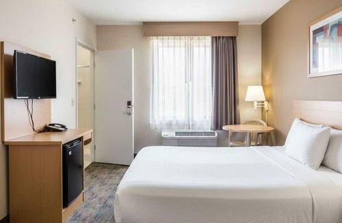 Mahipalpur Extension Hotel | Hotel Signature Suites Delhi Airport