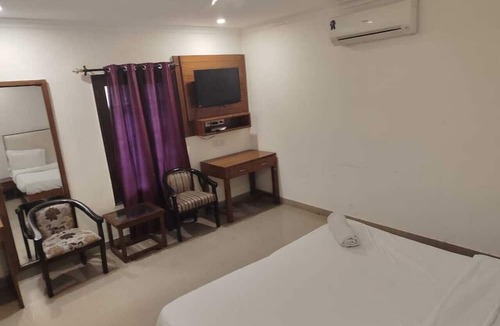 Mahipalpur Extension Hotel | Hotel Atlantiis Suites by Signature Stays