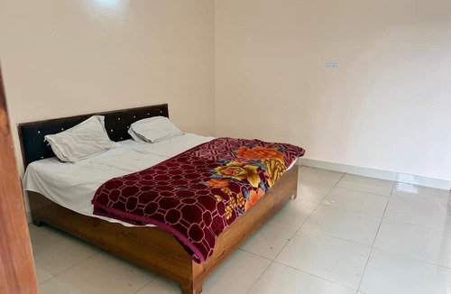 Etawah Hotel | Hotel The Baithak