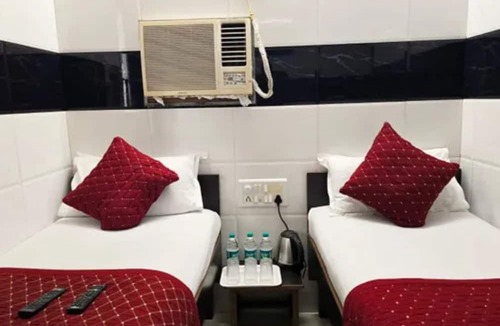 Bandra West Hotel | Fabhotel Kamal