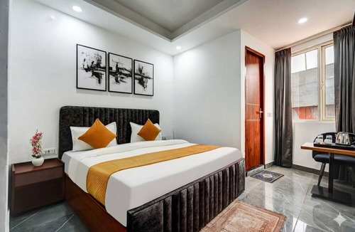 Mahipalpur Extension Hotel | HOTEL S R STAY NEAR IGI DELHI AIRPORT