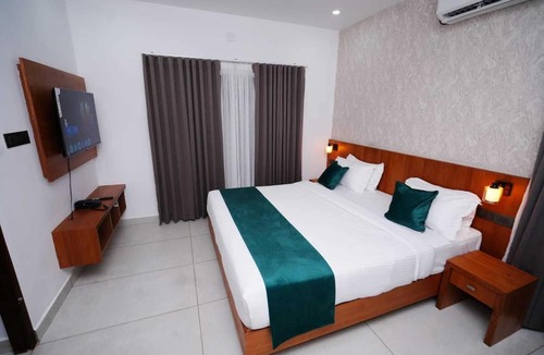 Kuzhuppilly Resort | Palm Wave Beach Resort