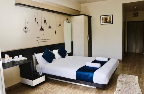 Wai Hotel | Hotel Srushti Regency