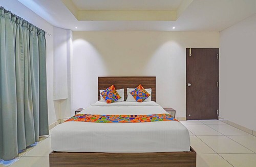 Yeshwanthpur Hotel | Fabexpress Urban Inn