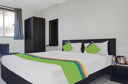 Medha Hotel | BLOOMS AND BERRIES AGRO TOURISM