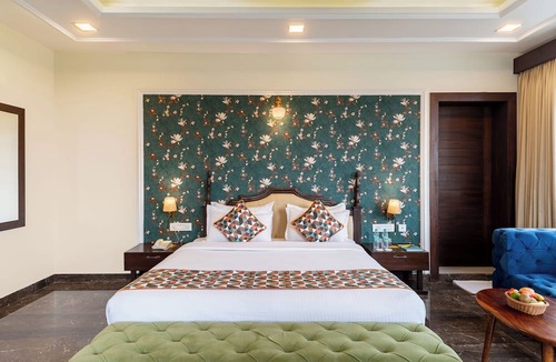 Shavri Colony Hotel | The Colonial Hotel Lake View Rooms