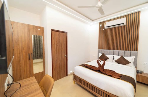 Periamet Hotel | MATHI RESIDENCY