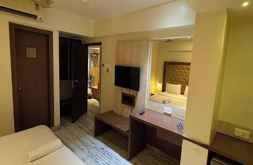 Mulund West Hotel | Pravasi Residency