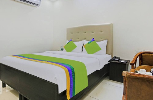 Kishangarh Hotel | Hotel Royal Empire Near PEC-PGI-PU-Sukhna Lake-Rock Garden-Rose Garden Chandigarh