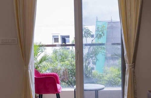 Brookefield Hotel | Seaesta - Business Stay