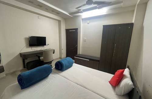 Rajula Hotel | Hotel Narayan Executive Gujrat