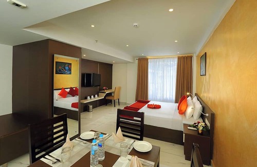 Guruvayur Hotel | Renai Sreekrishna