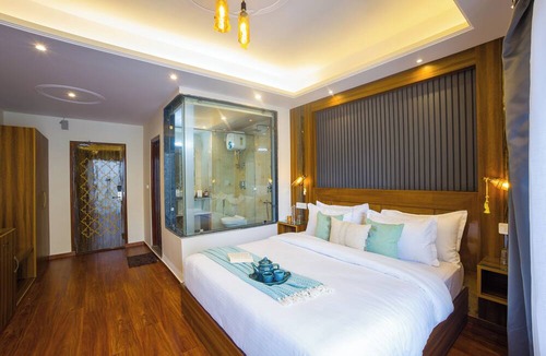 Shimla Villa | Alaya Stays Pine Shadow Fuchsia