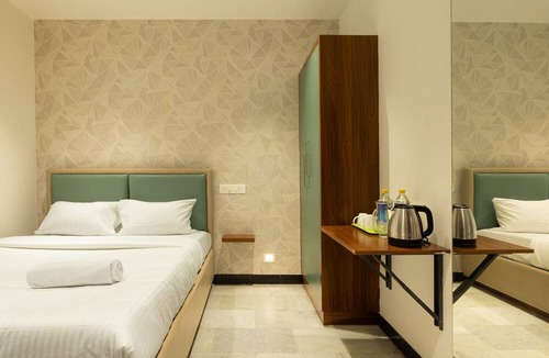 Peelamedu Hotel | Sri Varee Residency