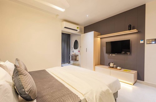 Kottapeta Hotel | CVR'S HOTEL GLASS BIRD