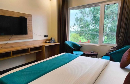 Shivalik Nagar Hotel | Hotel W Grand - A Boutique Hotel