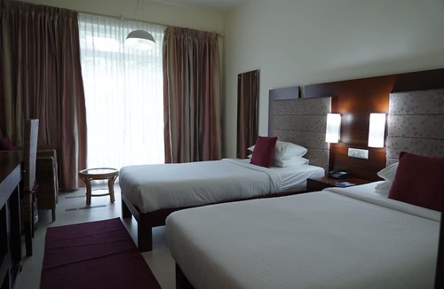 Kuppaayil Hotel | Hotel Devaragam