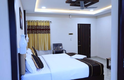 Srikalahasti Hotel | Gokulam Grand