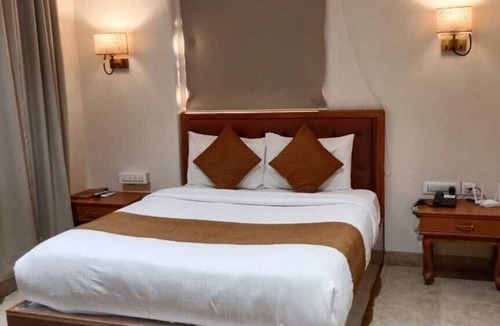 Eksar Hotel | Shelter Suites (Formerly known as Fisco The Hub Link)